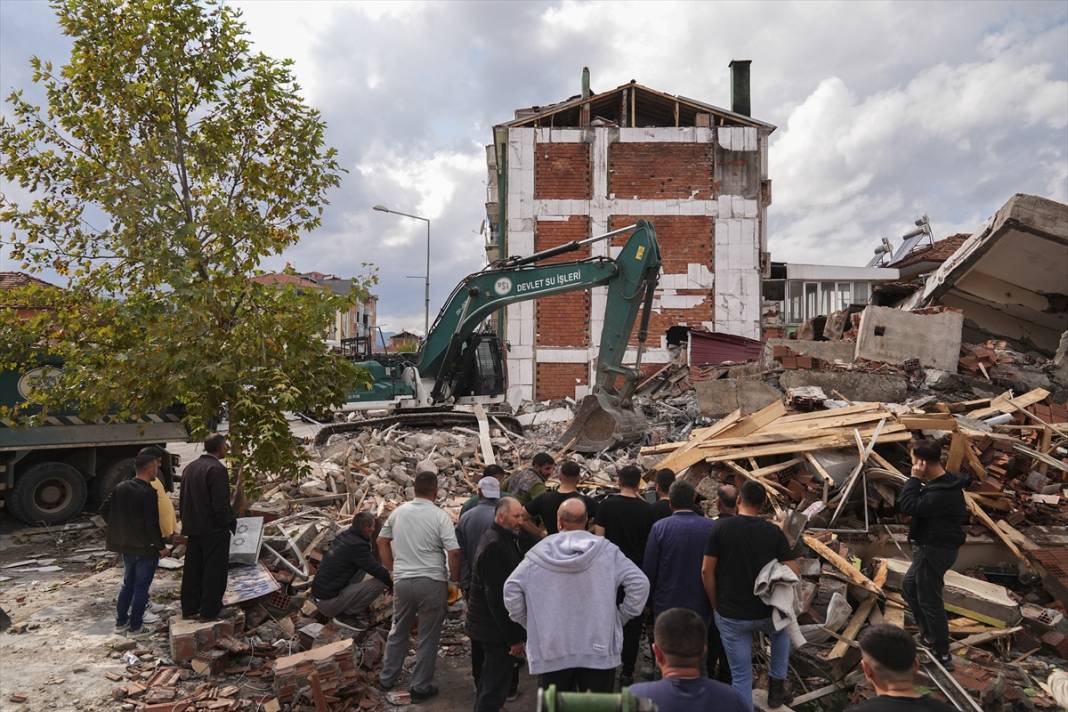 Sındırgı’da önceden boşaltma kararı hayat kurtardı 1